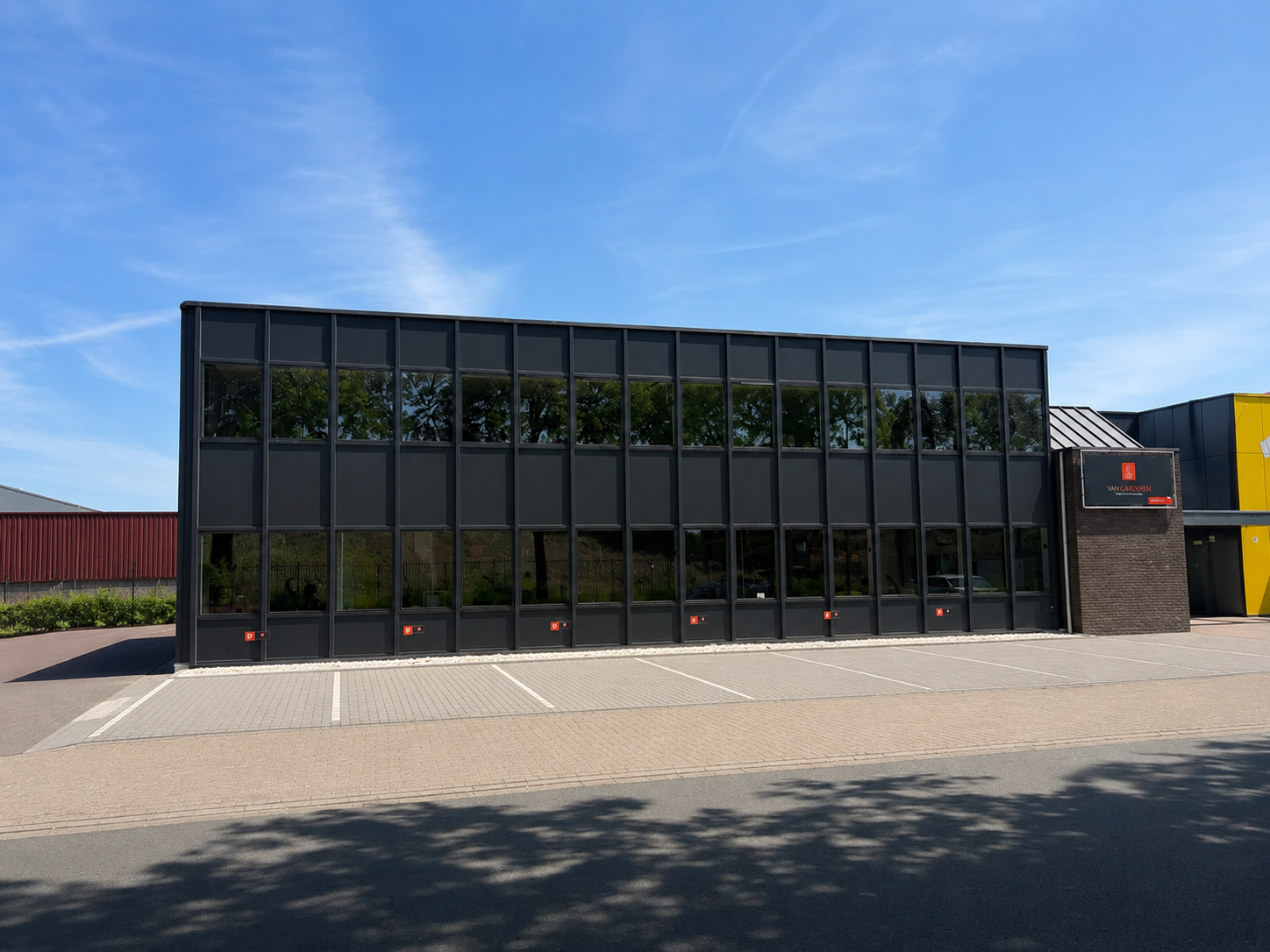 Showroom Kantoorinrichtingen.nl — Ambachtsweg 26, Huizen